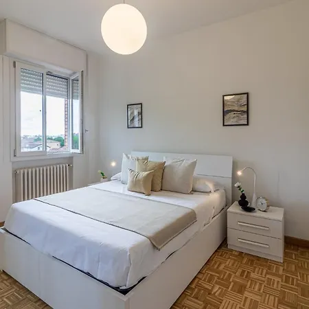 Appartement Guesthost - Fiera Di Huge X7! Ferrare