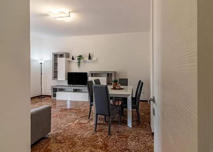 Apartament Guesthost - Fiera Di Huge X7!